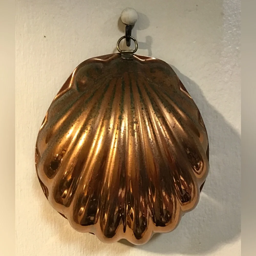 Williams-Sonoma Copper Scallop Shell-Shaped Mould